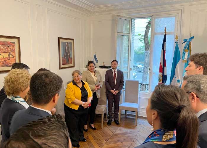 Embajada de Nicaragua en París conmemora la Independencia de Centroamérica