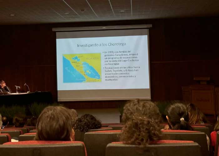 Nicaragua presente en conferencia impartida por el Antropólogo Geoffrey McCafferty