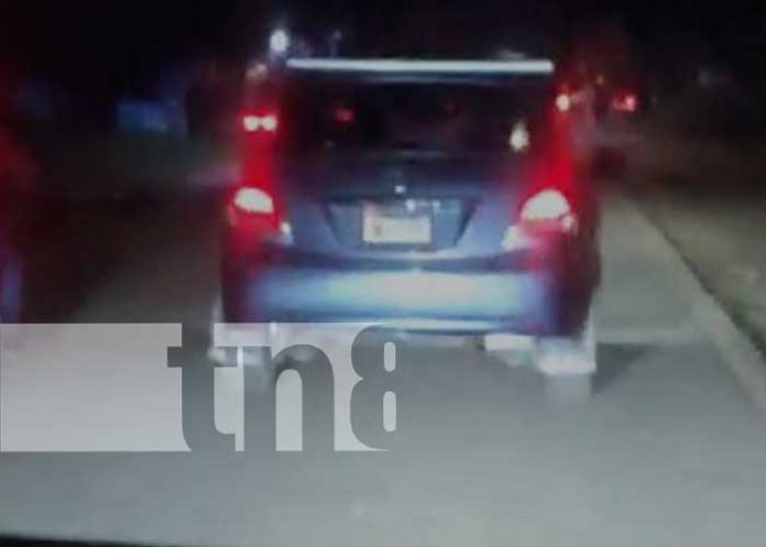 Taxista borracho causa furor en redes, ¡Zigzag mortal en carretera de Jalapa!