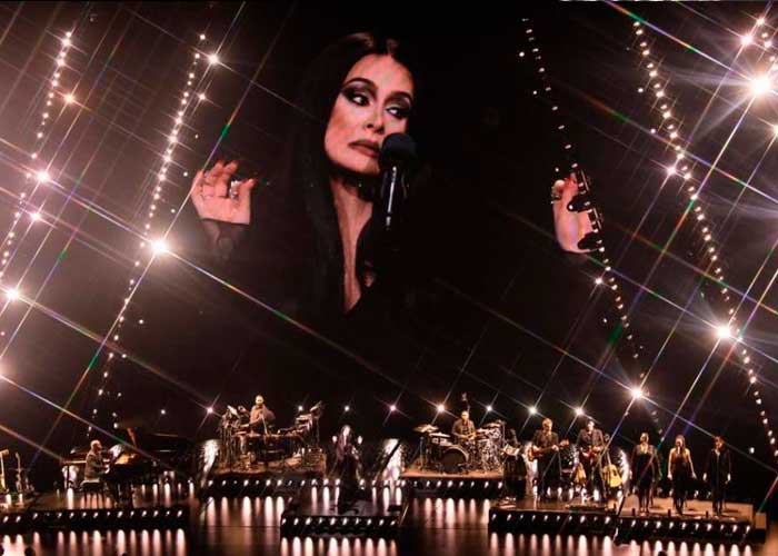 ¿Morticia Addams eres tu? Adele y su inolvidable concierto en Las Vegas 