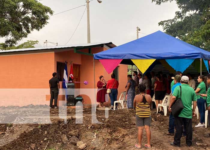 Gobierno Municipal entrega viviendas dignas a 4 familias de Juigalpa