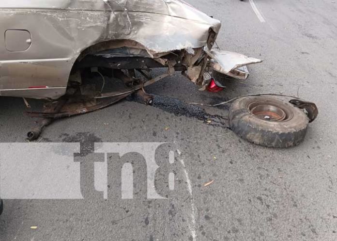 Foto: Fallas mecánicas de una camioneta causan accidente en Managua / TN8