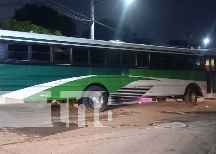 Foto: Peatón resulta herido por autobús en Acahualinca, Managua/TN8