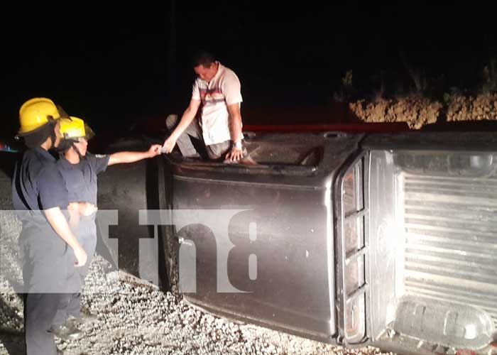 Camioneta de INATEC sufre vuelco en camino a Bilwi, conductor salió ileso
