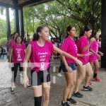 Juventud de Managua realizan zumbatón contra el cáncer de mama