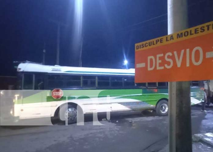 Foto: Peatón resulta herido por autobús en Acahualinca, Managua/TN8