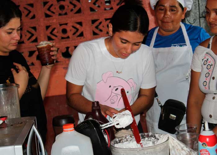 Foto: Protagonistas de Curso: Decoración de Pasteles, Santa Rosa del peñón/Cortesía