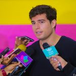 Danilo Carrera debuta como conductor de tv en programa de Telemundo