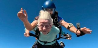 Con 104 años una abuelita se lanzó en paracaídas