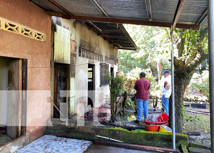 Foto: Incendio en una vivienda de Chinandega / TN8