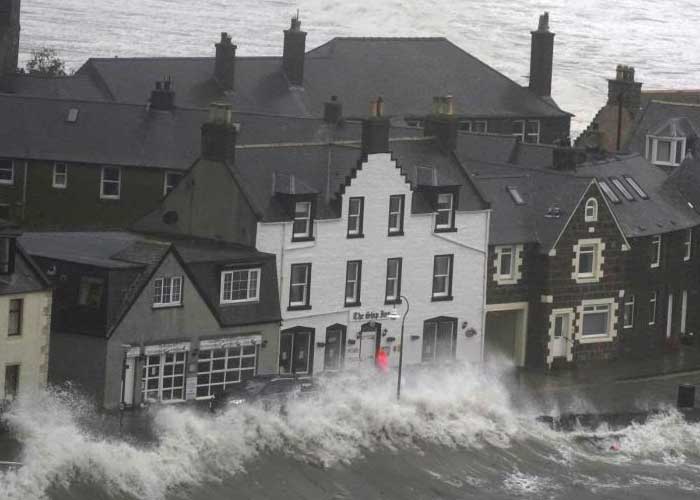 Muertos en Escocia tras inundaciones por tormenta Babet