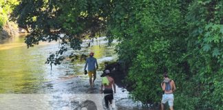 Foto: Una familia fue arrastrada por una corriente de un río en León / TN8