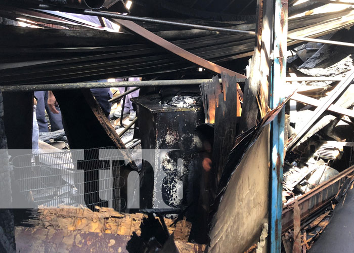 Foto: Incendio en una vivienda del barrio Walter Ferreti, Managua / TN8