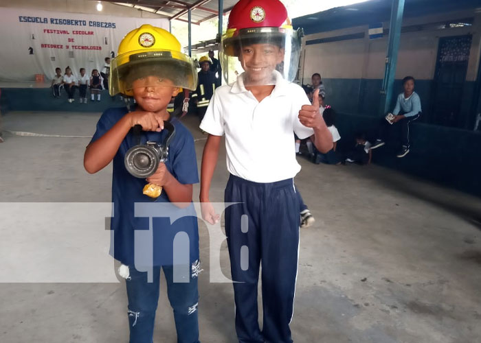 Foto: Aprendizaje para niñez de Ometepe con los bomberos / TN8