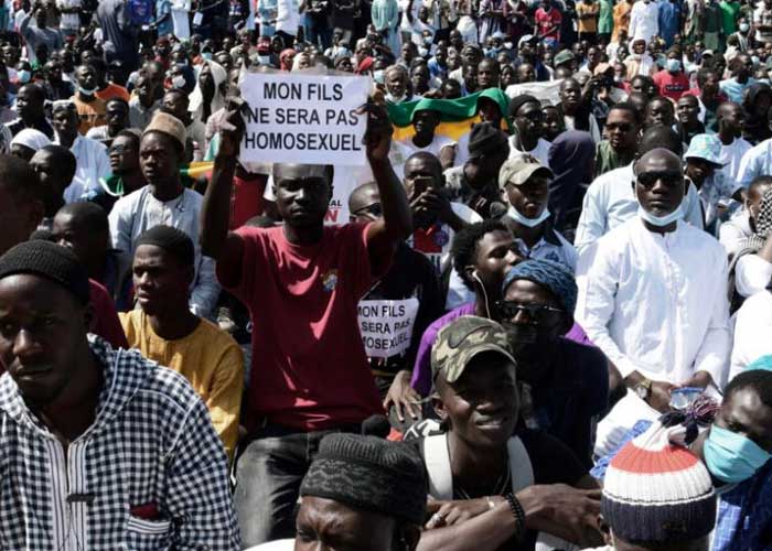 Conmoción en Senegal por desentierro y quema del cuerpo