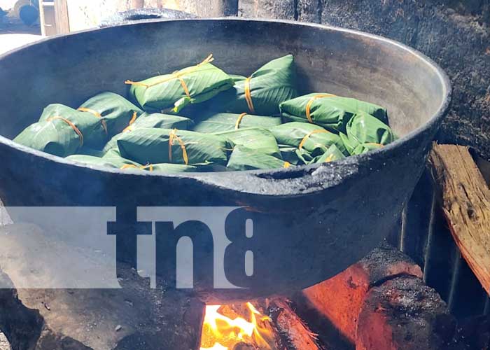 Fotos: Tradicionales buñuelos y pacos se ofertan en la ciudad de León en honor a los fieles difuntos/Tn8