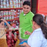 Promotoría Solidaria entrega de volantes sobre el uso seguro de la pólvora en Managua