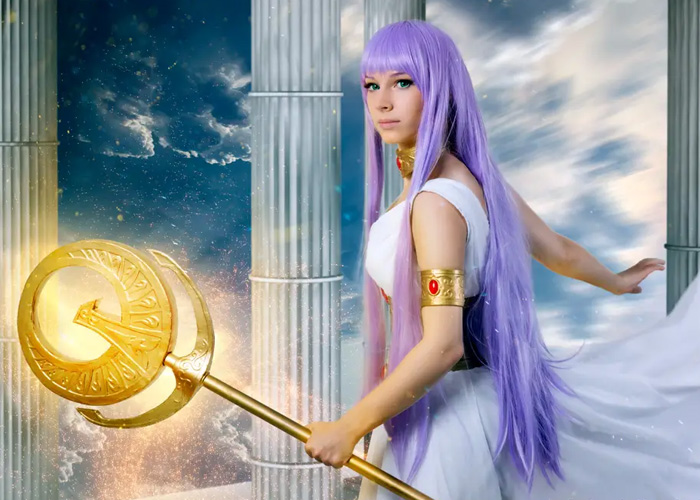 Transformación de Athena en el Mundo Real por Enji Night