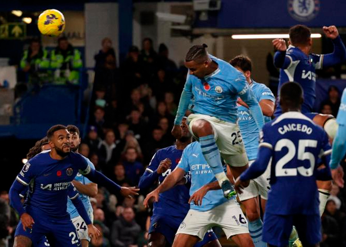 Manchester City y Chelsea empatan a cuatro goles en la Premier League