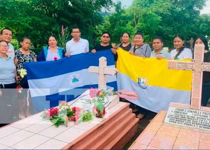 Foto: Docentes realizan conmemoración en honor a los fieles difuntos en Ometepe/Cortesía
