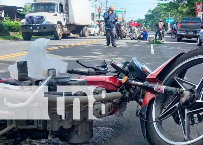 Foto: Choque de motos deja a un herido! conductor realiza giro en U y deja lesionado a motociclista en la sur/Tn8