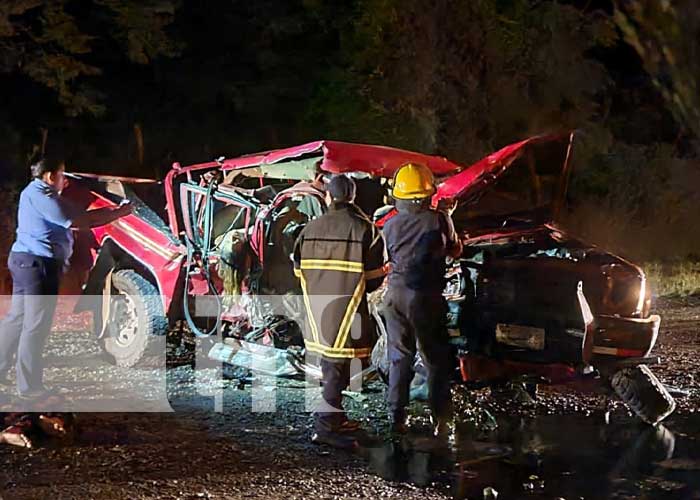 Fallecen seis personas en choque de camionetas en el kilómetro 169 de Chontales