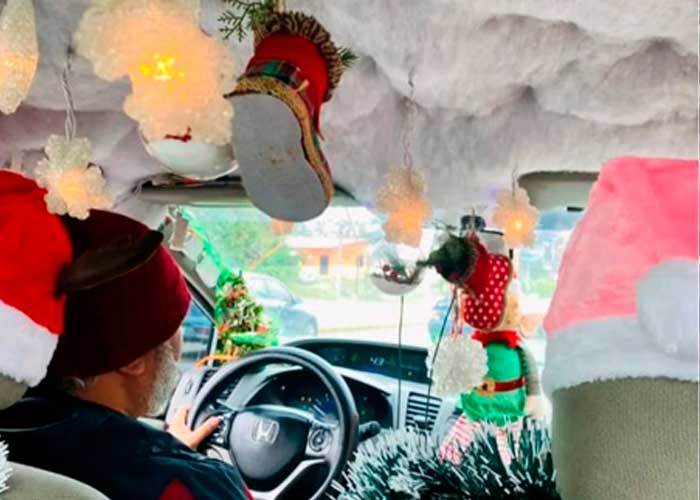 Foto: Taxista adorna su carro mejor que el de 'santa claus' /cortesía