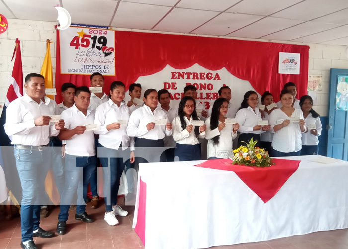 Bachilleres de Nicaragua reciben el bono complementario de 300 córdobas