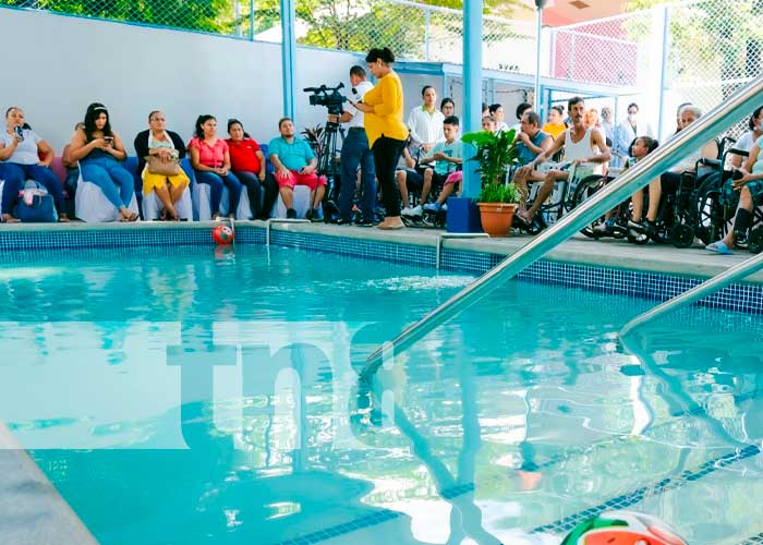 Foto: Pacientes de Aldo Chavarría estrenan piscina para recibir hidroterapia /Tn8