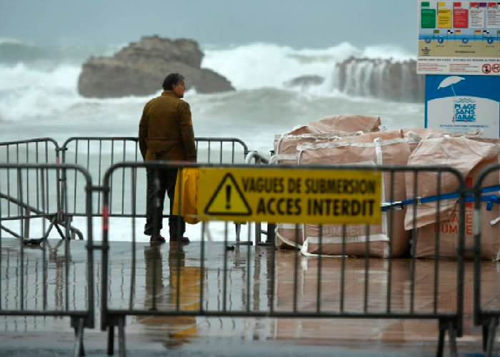 Aumenta a 16 el número de víctimas por la tormenta Ciarán en el norte de Europa