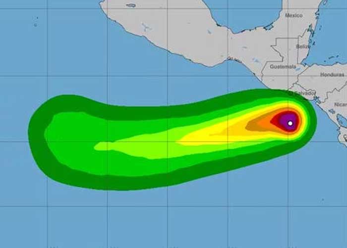 Centro Nacional de Huracanes monitorea la formación de nuevo ciclón