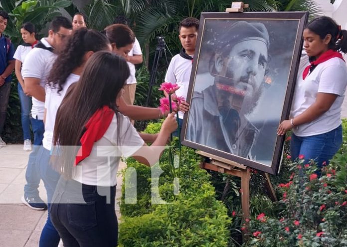 Foto: Rinden homenaje al comandante Fidel Castro a siete años de su paso a la inmortalidad / TN8