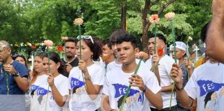 Fotos: La juventud Sandinista llevó ofrendas florales a los héroes y mártires de la revolución/Tn8