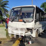 Foto: ¡Casi mueren aplastadas! Dos mujeres quedaron debajo de las llantas de autobús en Managua / TN8
