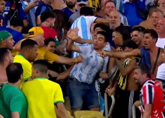 Foto: Gran pelea en medio del Estadio Maracaná
