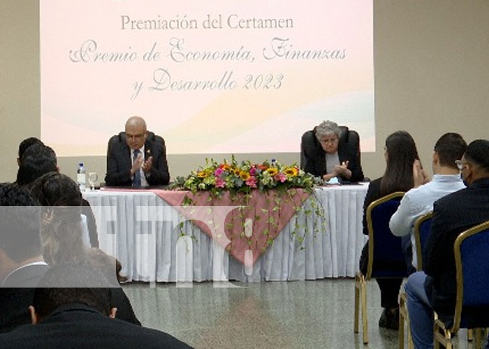 Foto: Banco Central de Nicaragua premia investigaciones económicas / TN8