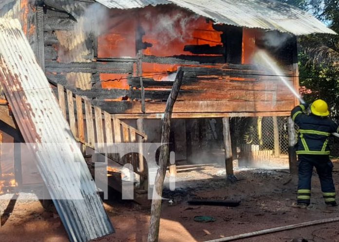 Foto: Incendio en una vivienda de Bilwi / TN8