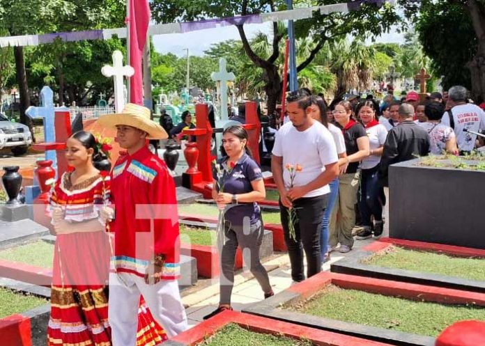 Foto: Homenaje a héroes y mártires en el Cementerio Periférico / TN8