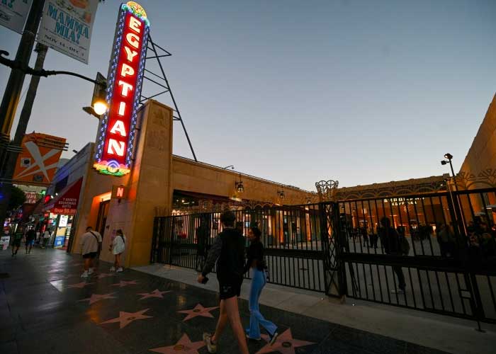 Netflix reabre majestuoso cine en Hollywood