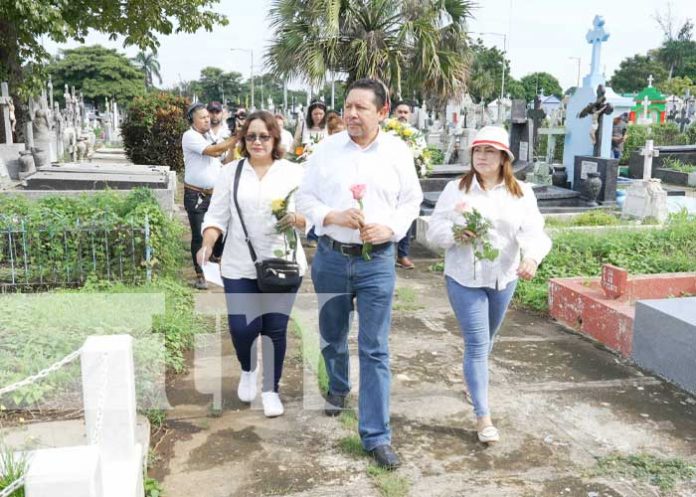 Foto: Homenaje a maestros que pasaron a otro plano de vida en Nicaragua / TN8