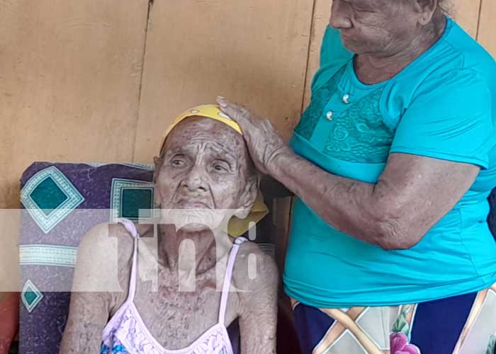 Foto: Abuela con 110 años en Granada / TN8