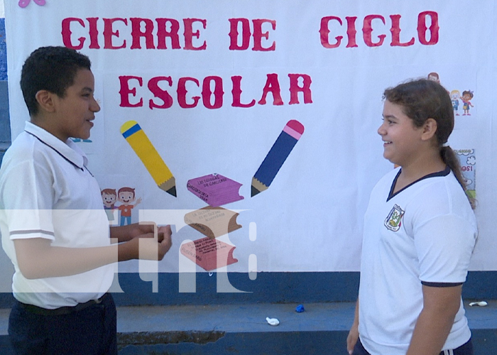 Foto: Cierre de matrícula escolar 2024 en el Colegio Experimental México / TN8