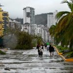 Aumenta el número de muertos por huracán Otis en México