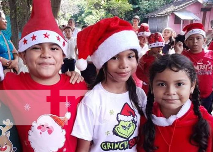 Foto: Colegios de Ometepe se activan con los colores de la Navidad / TN8