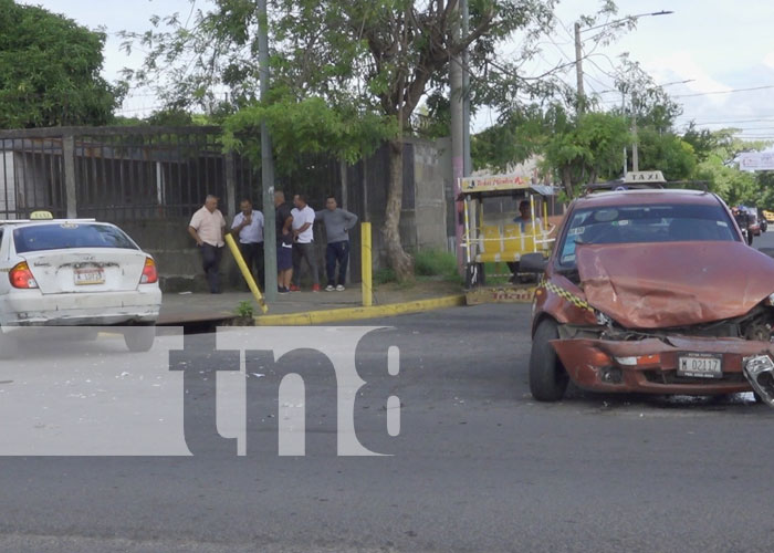 Foto: Taxistas protagonizan accidente en Managua / TN8
