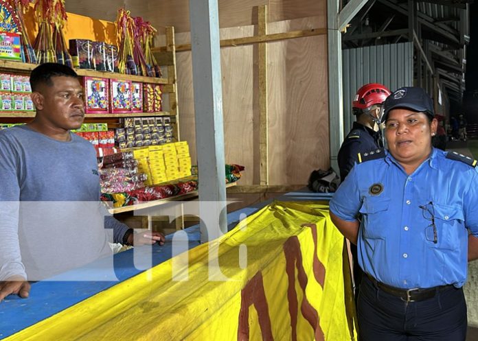 Comerciantes de Jalapa ofrecen descuentos en juegos pirotécnicos