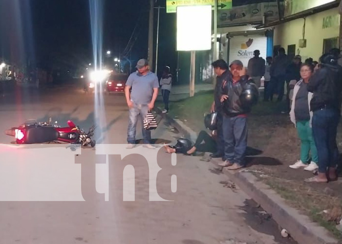 Foto: ¡Accidente en Nueva Segovia! Motociclistas chocan tras maniobra temeraria/TN8