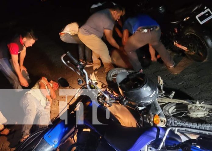 Foto: Dos lesionados dejó el choque entre dos motos en Santo Domingo a La Libertad / TN8