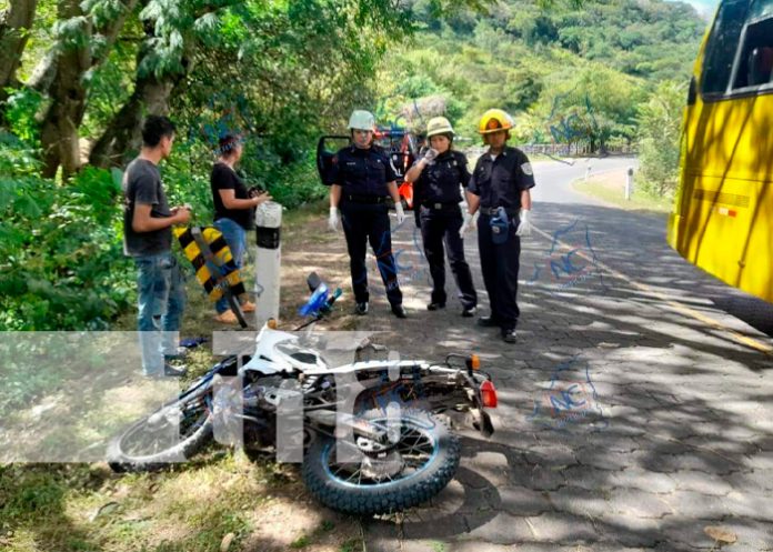 Aparatoso accidente en el kilómetro 172 deja dos jóvenes heridos en Jinotega
