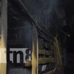 Foto: Bomberos sofocan fuertes llamas en una vivienda en Bilwi